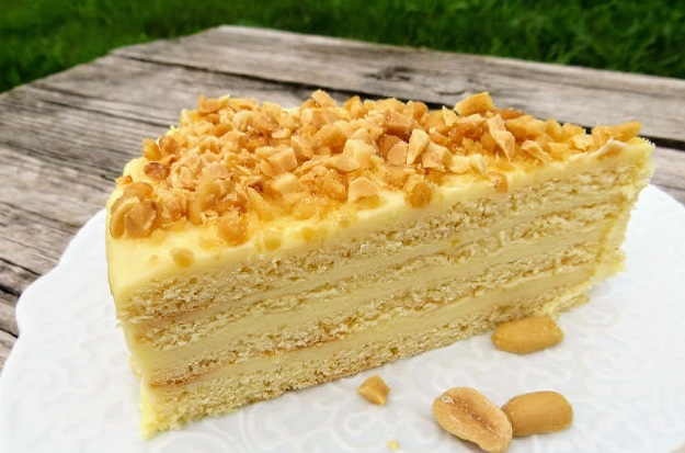 Honey cake with cottage cheese custard