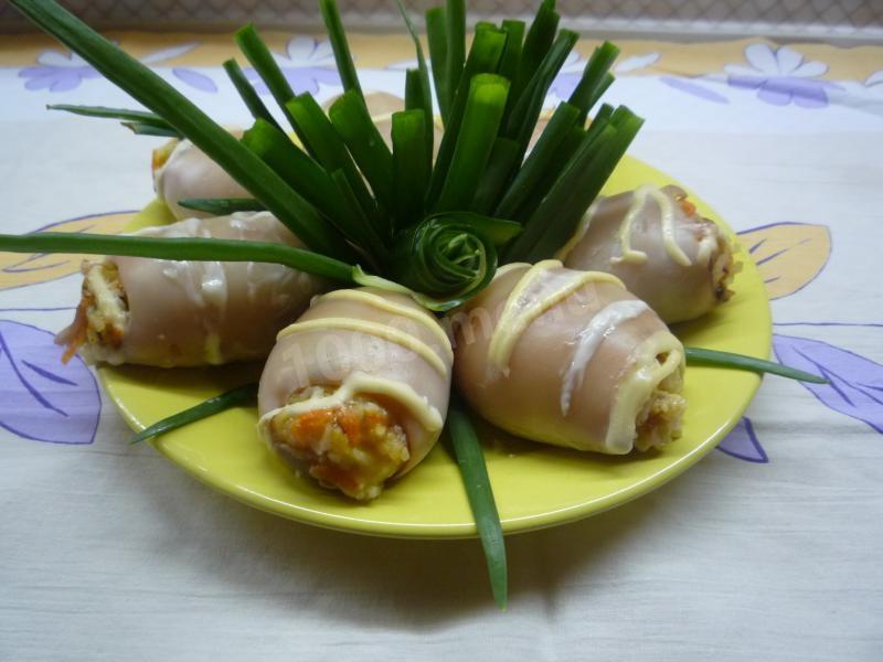 STUFFED SQUID WITH CHAMPIGNONS, CHEESE AND VEGETABLES