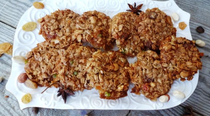 Oatmeal cookies with candied fruit and peanuts