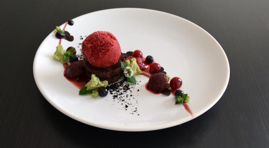 Chocolate brownie with berry sorbets and mint sponge