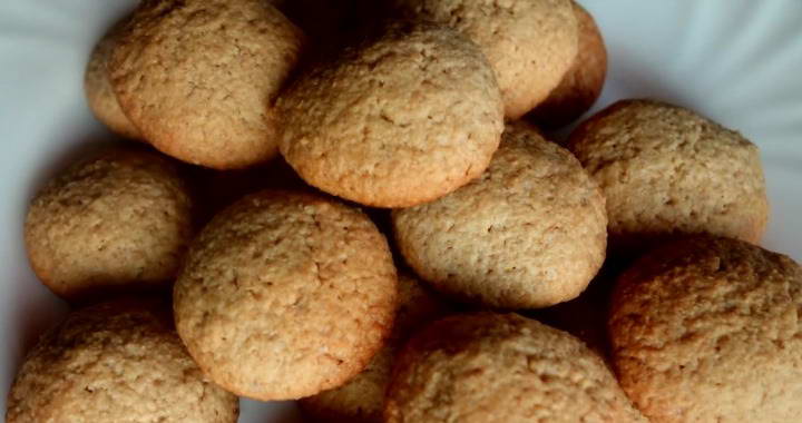 Flourless oatmeal cookies