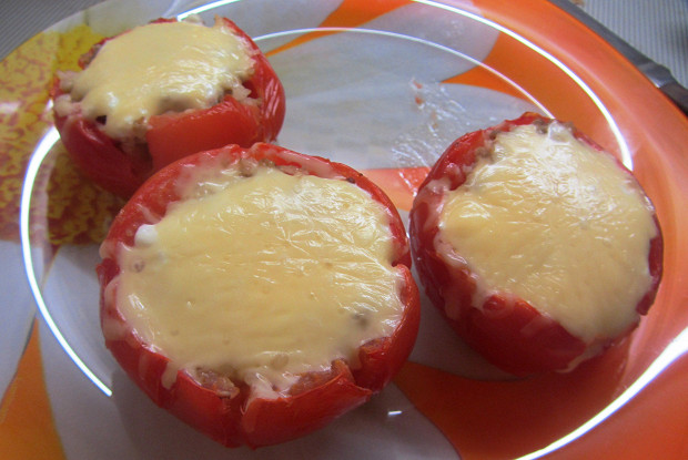 Tomatoes stuffed with meat and rice