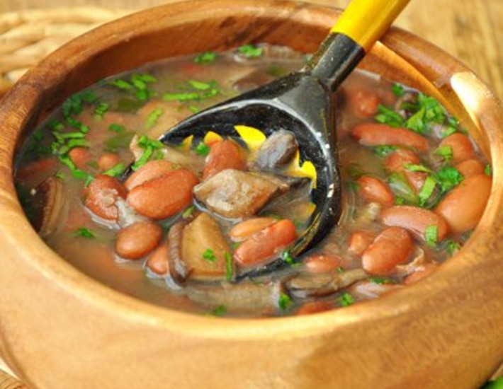 Tuscan mushroom soup with beans