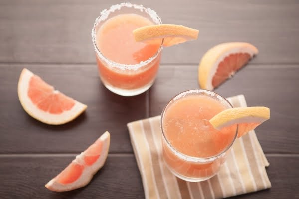 Non-alcoholic margarita with grapefruit