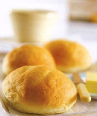 Yeast buns with mashed potatoes
