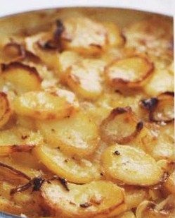 Potatoes baked with onions and garlic