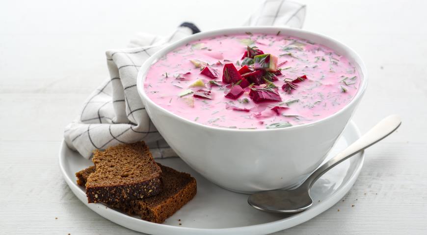 Cold yogurt and beetroot soup