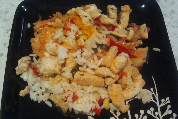 Chicken with rice, pineapple and vegetables