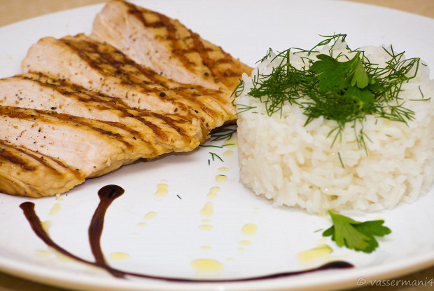 Grilled turkey chop with rice and herbs