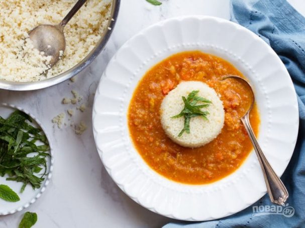 Soup with chickpeas and couscous