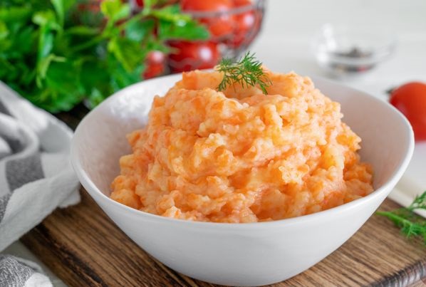 Mashed potatoes with carrots