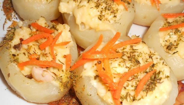 Stuffed potatoes in a slow cooker