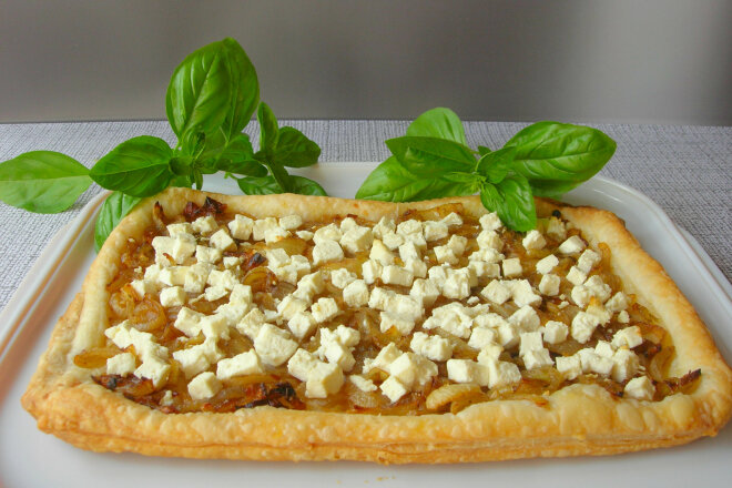 Quick Onion Puff Pastry Pie With Feta Cheese