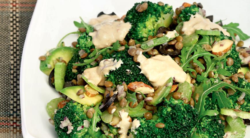 Broccoli Salad with Lentils