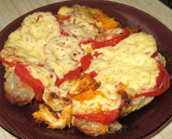 French meat with potatoes and tomatoes