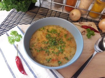 Creamy lentil soup with corn