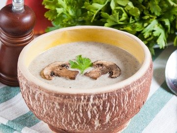 Soup puree with champignons