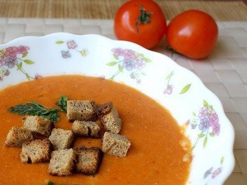 Tomato puree soup with beans and rice