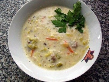 Cheese soup with leek in a slow cooker