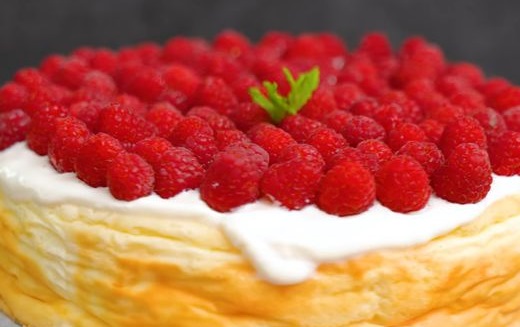 Cottage cheese casserole with raspberries (without flour and butter)