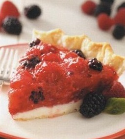 Berry pie with butter cream