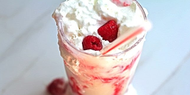 Milkshake with raspberries and white chocolate