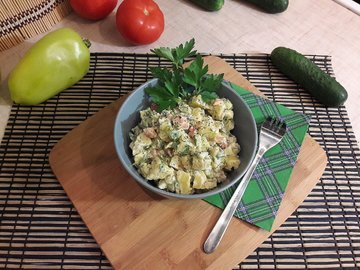 Potato salad with fresh vegetables