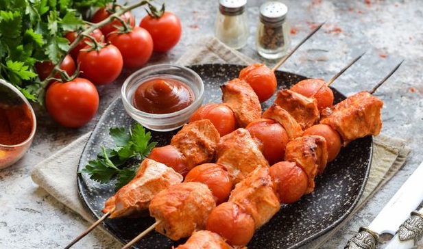 Turkey skewers with cherry tomatoes (oven)