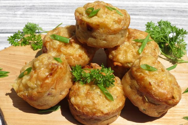 Snack mustard muffins with onion and cheese