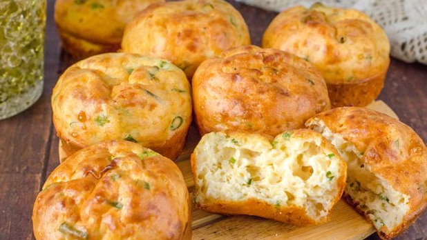 Cheese cupcakes with green onions