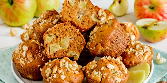 Honey cupcakes with apples and nuts