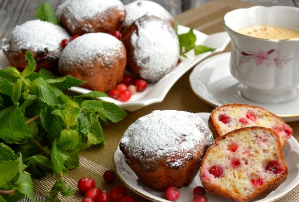 Cottage cheese muffins with cranberries