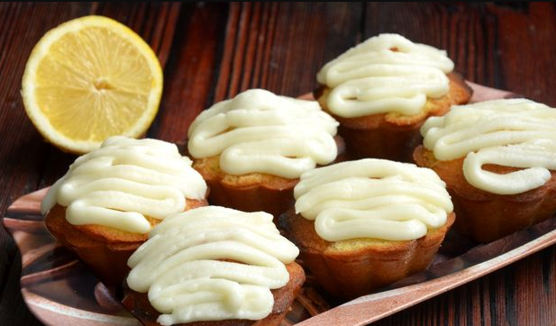 Muffins with Buttered Lemon Cream