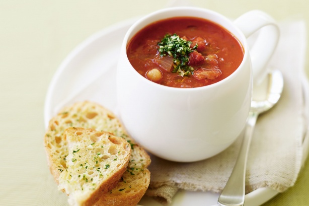 Tomato soup with chickpeas