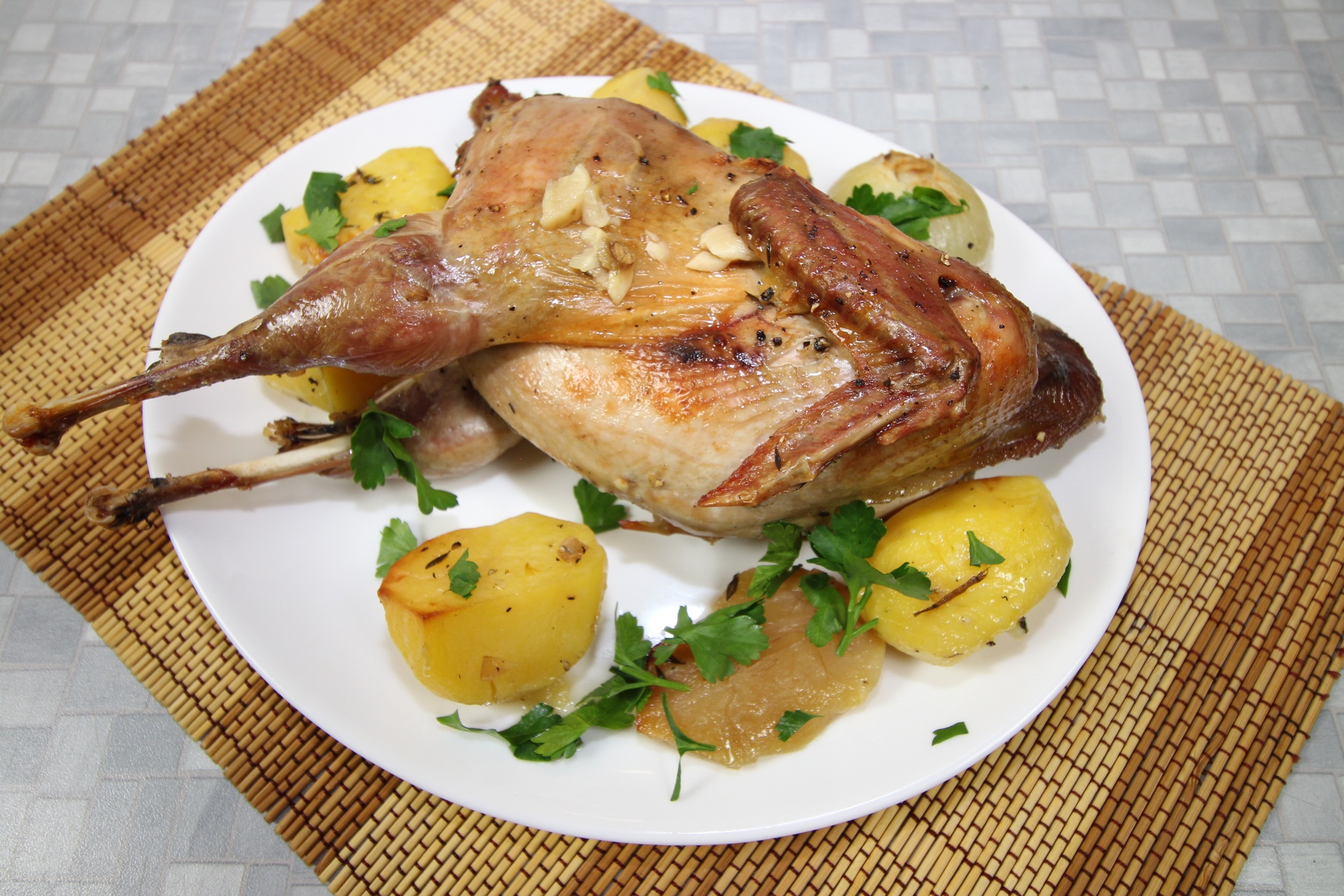 Baked pheasant stuffed with apples