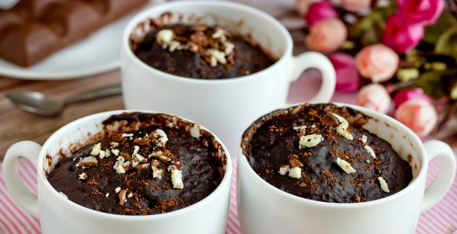 Chocolate banana muffin in a mug, no eggs (microwavable)