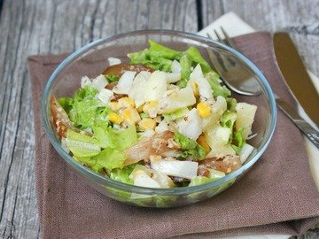 Salad with chicken carpaccio
