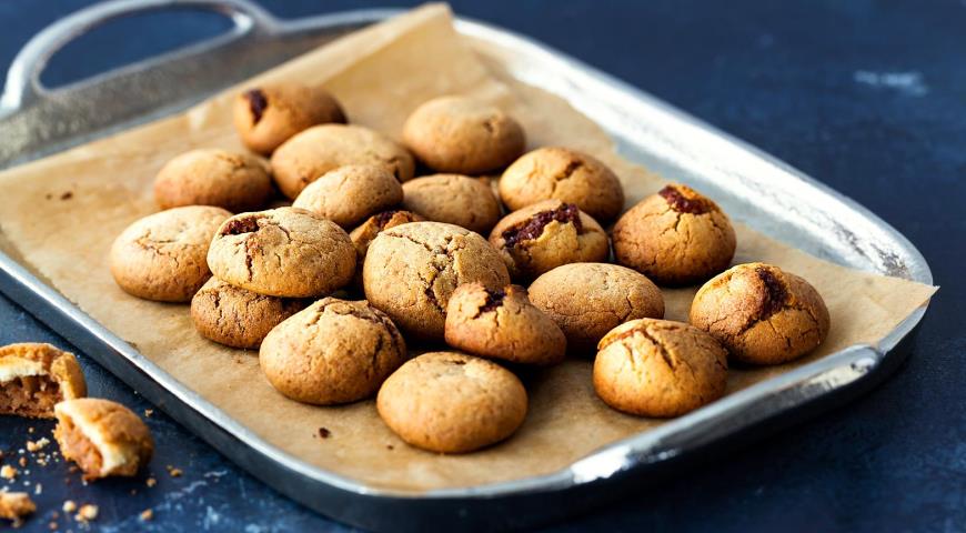 Amazing Peanut Chocolate Filled Cookies