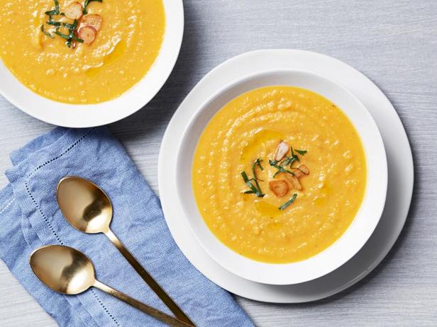 Spicy puree soup with sweet potatoes and garlic