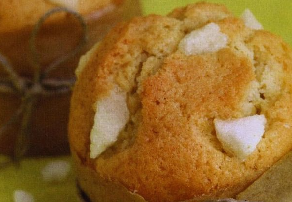 Muffins with sugar cubes