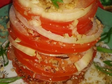 Tomato salad with nuts