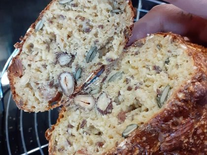 Cottage cheese bread with nuts