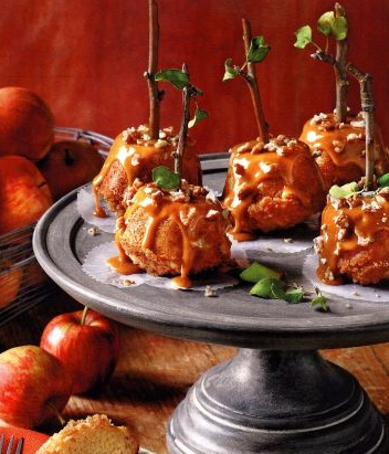 Apple muffins with caramel