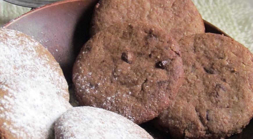 Buckwheat cookies with chocolate