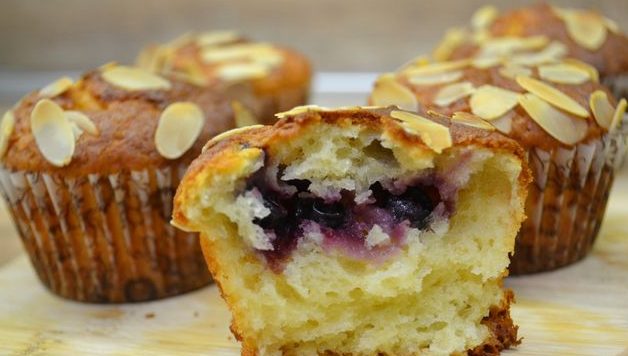 Cottage cheese muffins with berries, chocolate and nuts