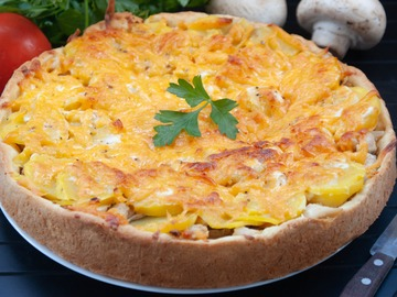 Best Pie with mushrooms, chicken and potatoes