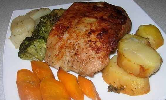 Pork in mustard with vegetables