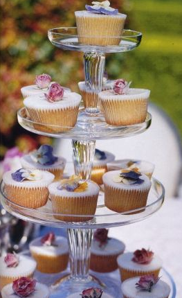 Tasty Almond cupcakes with lemon frosting