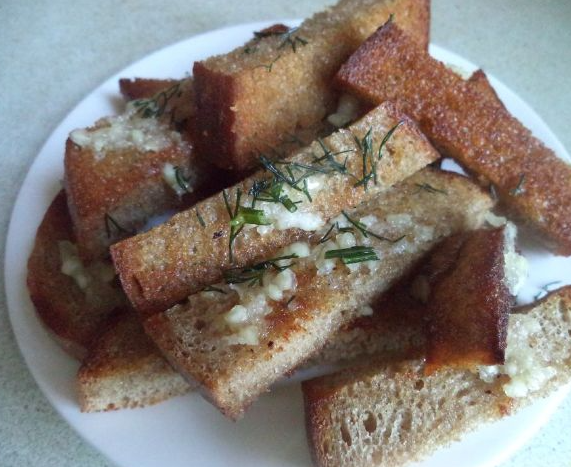 Croutons with garlic