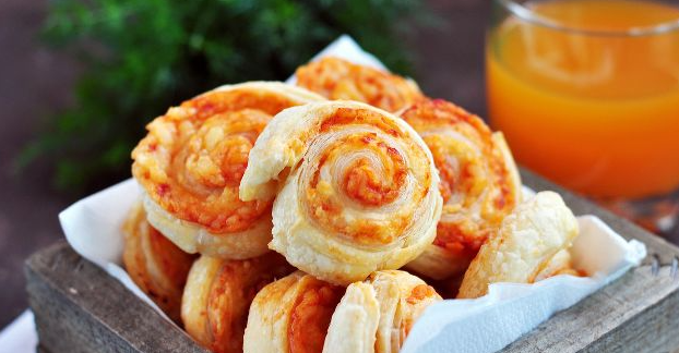 Puff curls with cheese